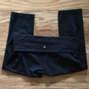 Lululemon yoga fold over capri pants in black sz12